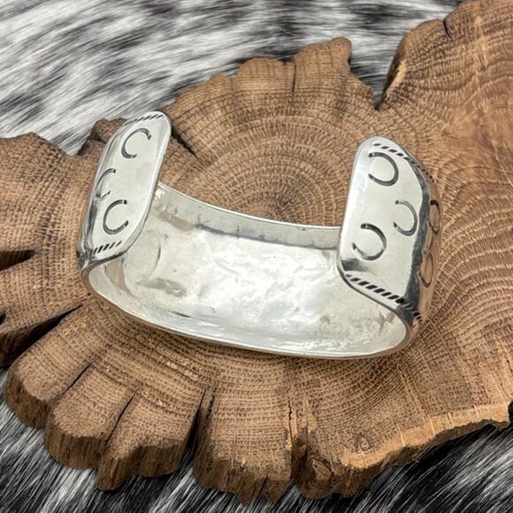 1970s Native American NAVAJO Sterling & Turquoise Chip Inlay Cuff Bracelet Steer - Picture 4 of 6